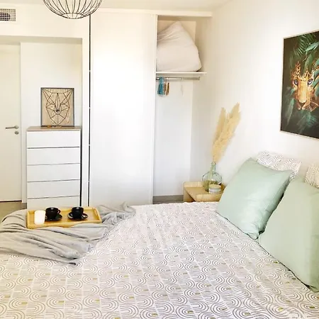 Luxurious Flat At 5 Min By Walk To Monaco, Free Parking And Sea View